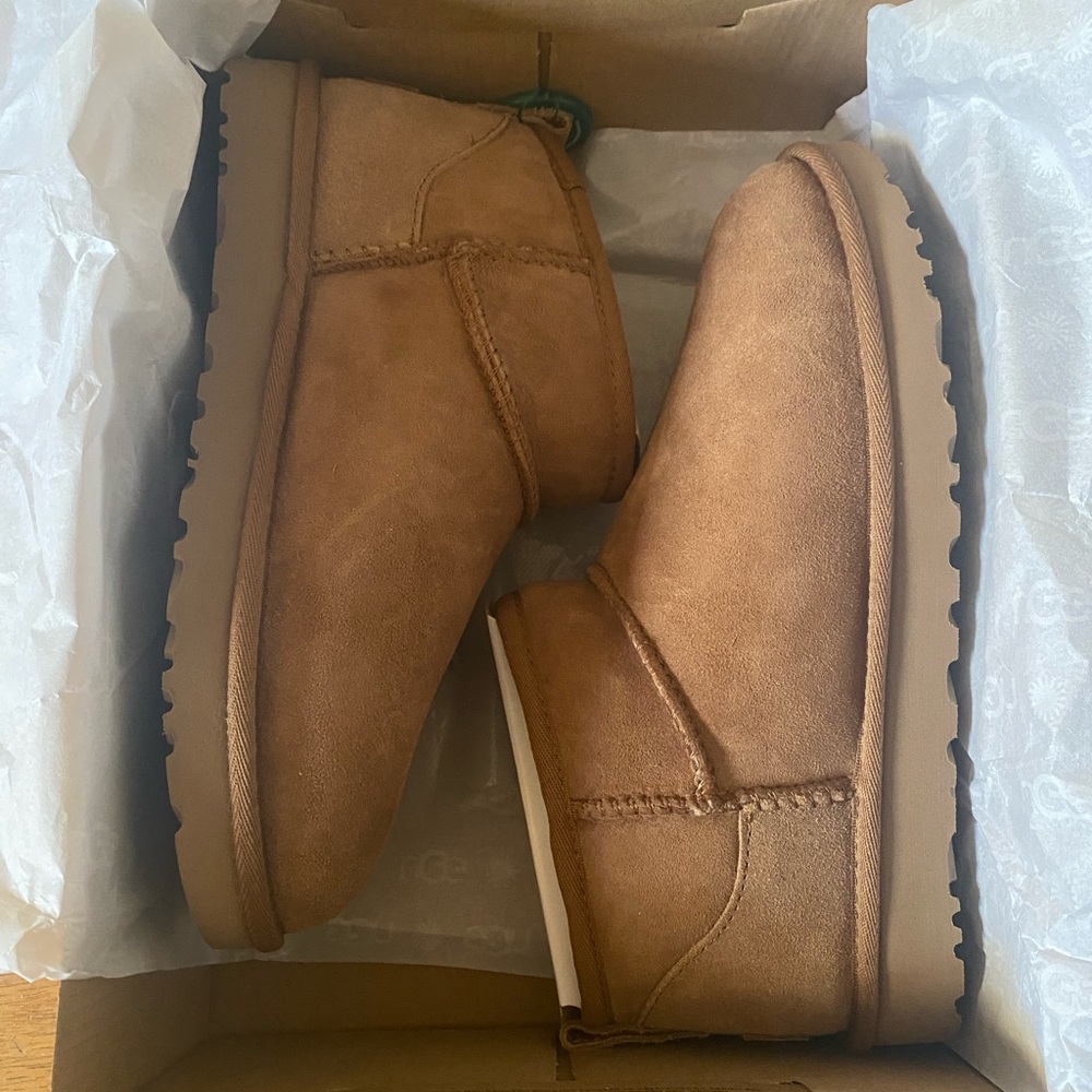 UGG Classic Ultra Mini Chestnut Women’s Size 8